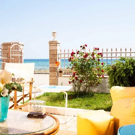 F & B Summer Collection - Mouries - Seafront *